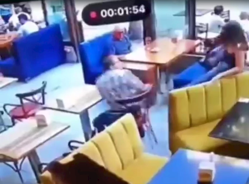 Kadın garson ile müşteri arasındaki kavga kamerada