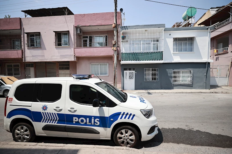 Anne ve kızın cinayet şüphelisi aranıyor