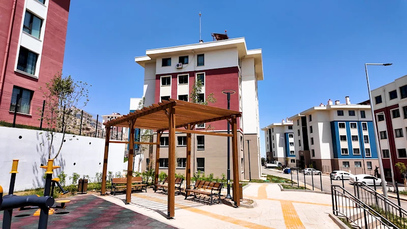 Bakan Kurum, Türkiye’nin en büyük şantiyesi Adıyaman- İndere