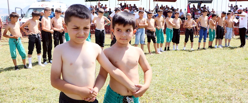 Erzurum- Pehlivanlar Erzurum Ovası’nda peşrev çekti /Video eklendi 