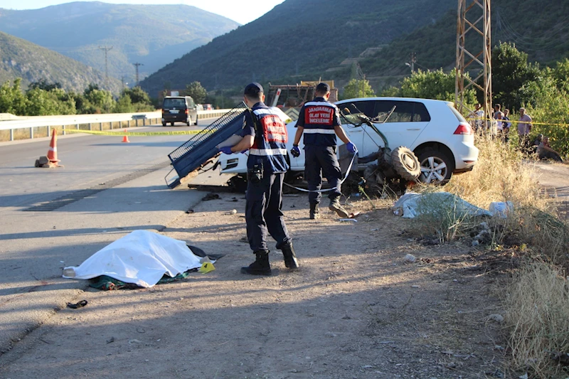 Anne, böbreğini verdiği oğluyla birlikte kazada öldü