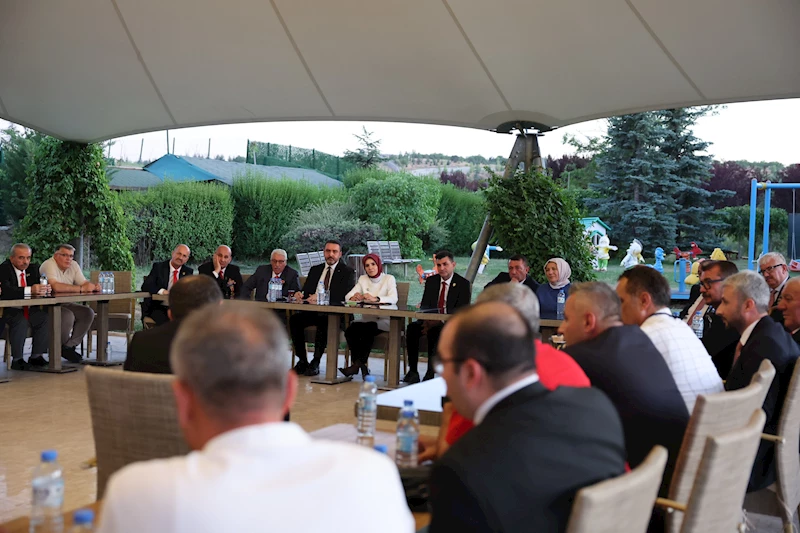 Bakan Göktaş, şehit yakınları ve gazilerle bir araya geldi