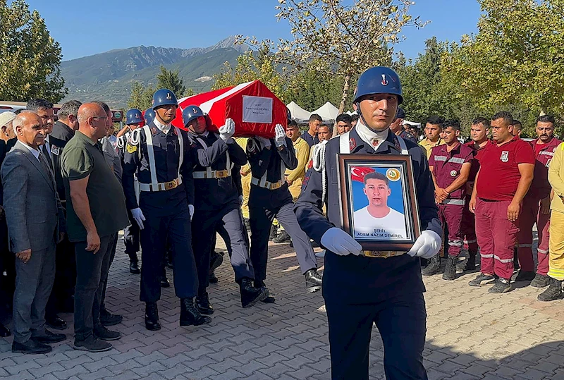 Orman yangınına giden arazöz uçuruma yuvarlandı; 1 şehit, 5 yaralı (4)