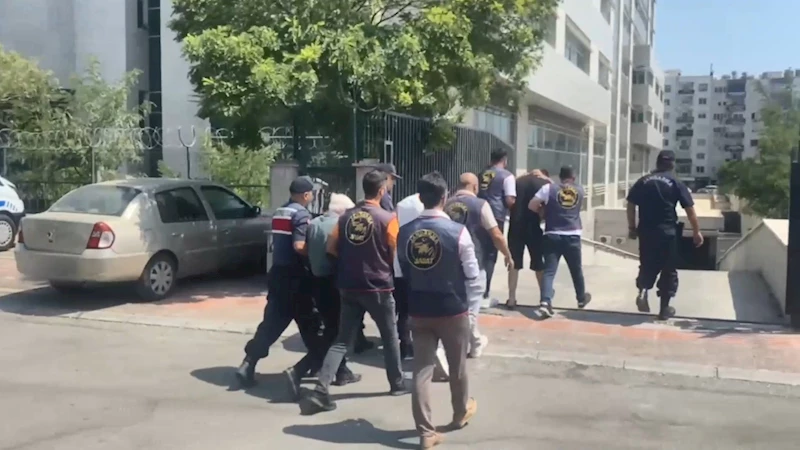 Ormana götürdüğü kadını öldürüp, ziynet eşyalarını aldı; 2 tutuklama