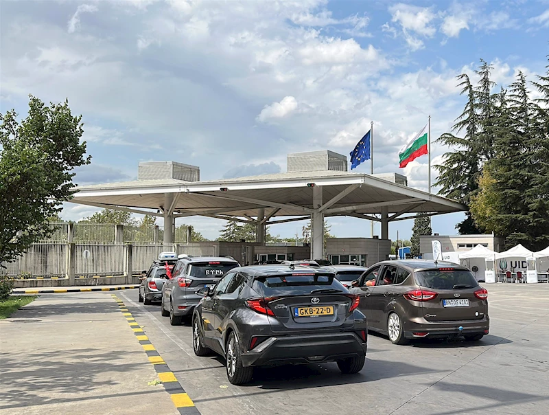 Yaz tatilini tamamlayan 1 milyon 373 bin gurbetçi, Kapıkule’den çıkış yaptı / Ek fotoğraflar