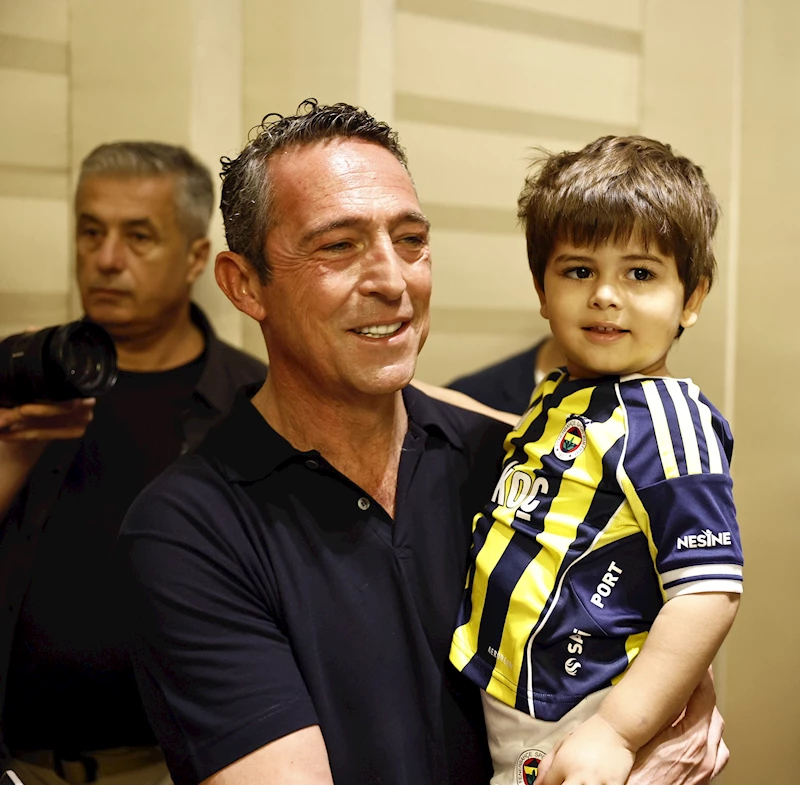 Fenerbahçe, Göztepe maçı öncesi taraftarlarla buluştu