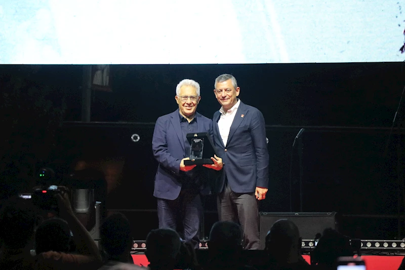 Özgür Özel: Kimsenin verdiği oy için özür dilemesine gerek yok / Ek fotoğraflar