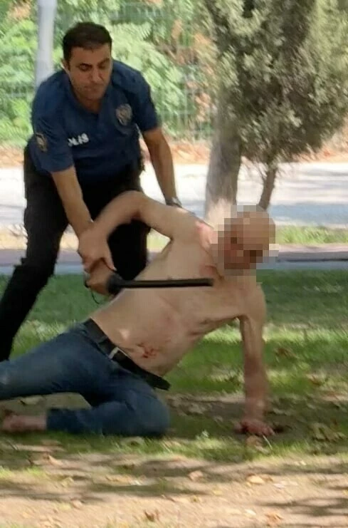 Esnafa bıçakla saldırınca darbedildi, götürüldüğü hastaneden kaçıp, intihara kalkıştı