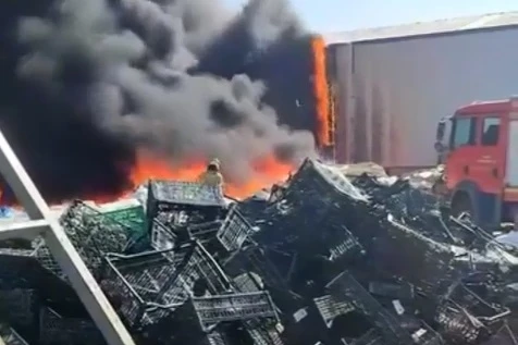 Bursa’da geri dönüşüm tesisinde çıkan yangın kısa sürede söndürüldü