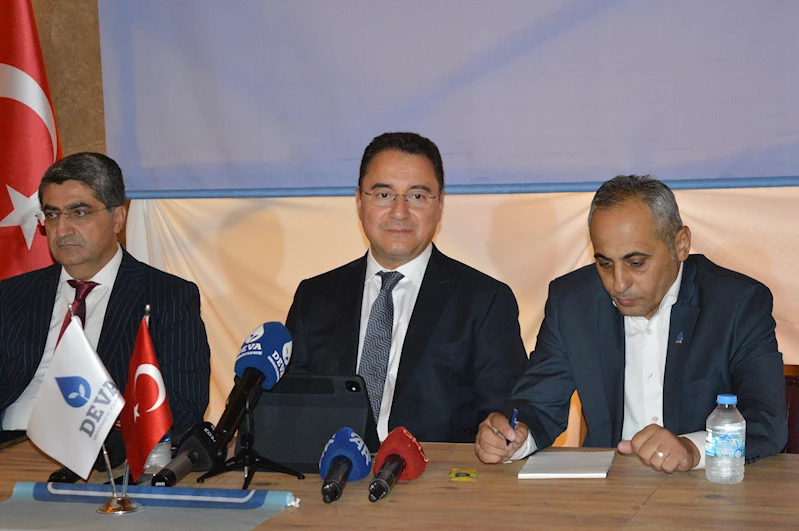 Ali Babacan: Türkiye’de terör ve şiddetin sona ermesi tarihi konu