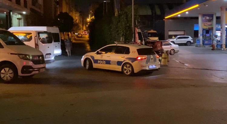 İstanbul - Küçükçekmece’de kız arkadaşıyla yürüyen kişiye silahlı saldırı 