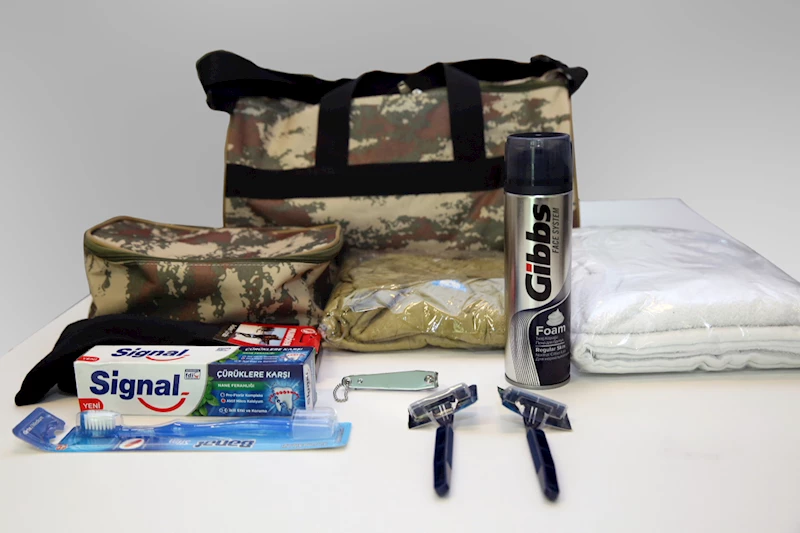 Küçükçekmece Belediyesi’nden askere gidecek gençlere ‘asker çantası’ desteği