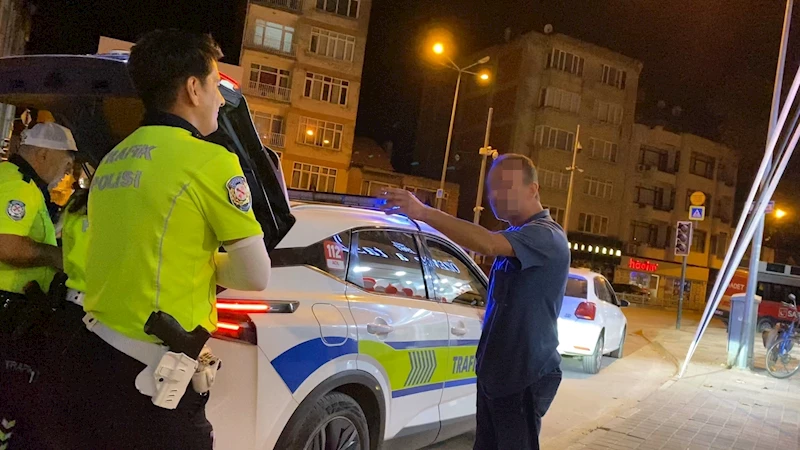 Bursa- Otomobilini yol ortasına park edip, çorba içmeye giden alkollü sürücüye 45 bin TL ceza /Video eklendi 