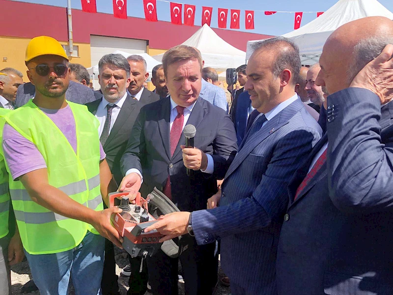 Bakan Kacır: Ekonomimiz büyümesini sürdürüyor