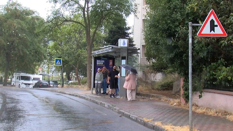 İstanbul- Kartal’da yağmur etkili oluyor