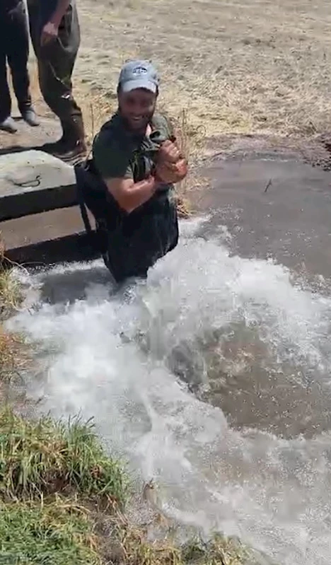 İçme suyu hattına zarar verdiler; Patnos susuz kaldı