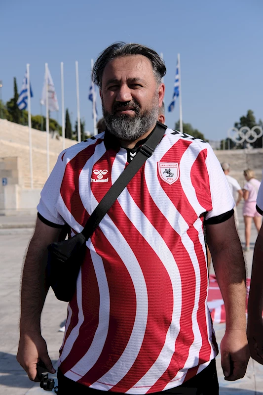 Samsunsporlu taraftar 12 günde 10 bin 300 kilometre yol kat edip Yunanistan’a maça geldi