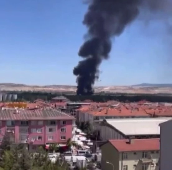 Kütahya’da tugay komutanlığının yemekhanesinde çıkan yangın kontrol altına alındı
