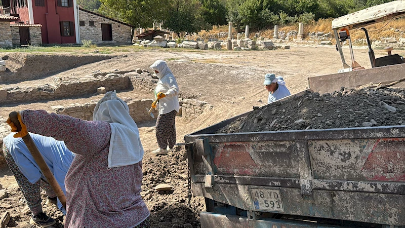 3 bin 500 yıllık kente kadın eli