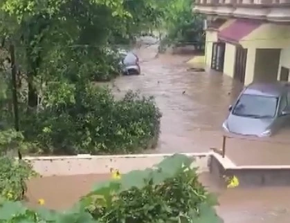 Hindistan’da muson yağmurları nedeniyle 303 kişi hayatını kaybetti