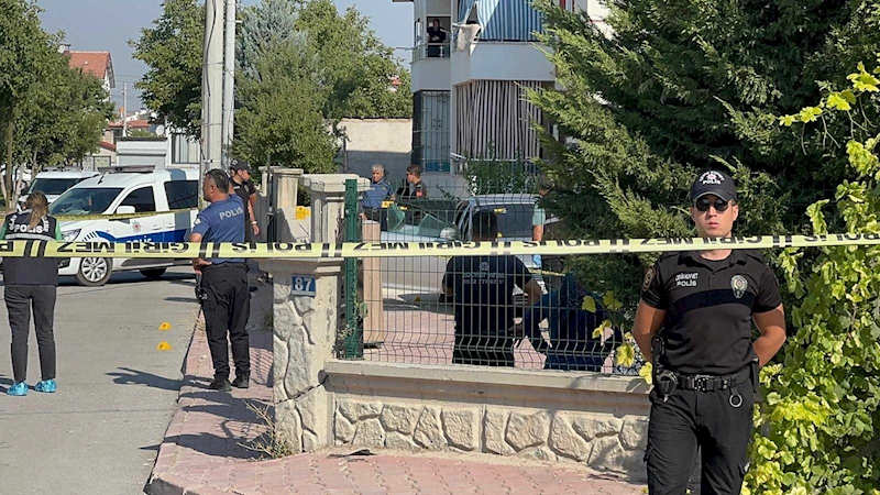 Otomobile binerken silahlı saldırıya uğrayan baba ile 11 yaşındaki oğlu öldü