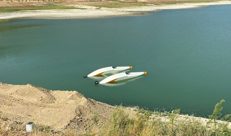 Kırıma uğrayan yangın söndürme uçağının kaldırılmasına çalışılıyor