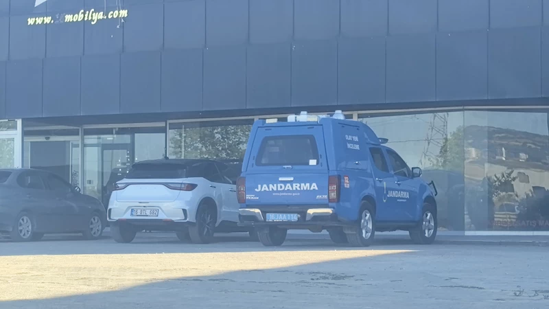 3’üncü kattan asansör boşluğuna düşen işçi yaralandı