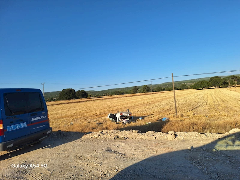 Otomobil, sürücüsünün gözünü güneş alması sonucu tarlaya uçtu: 2 yaralı