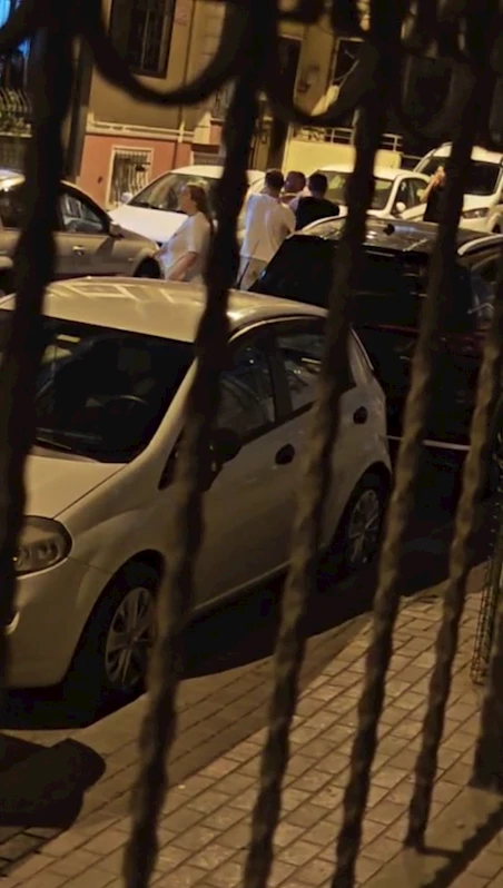 İstanbul - Şişli’de gürültü yapan 2 çocuğa dayak attı tokat yemekten kurtulamadı; o anlar kamerada 