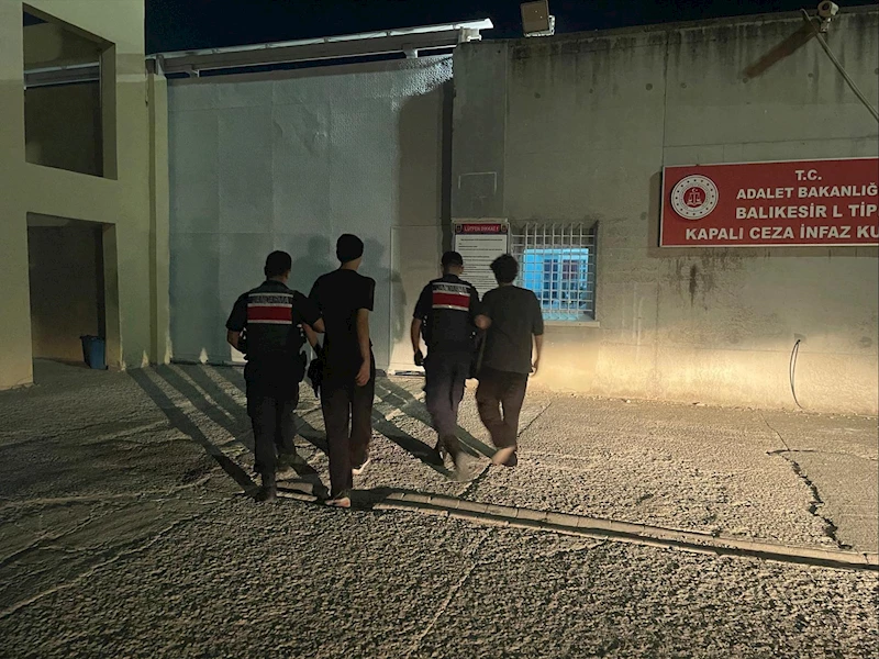 ‘Jandarmayız’ diyerek bir çifti dolandıran 3 şüpheli tutuklandı