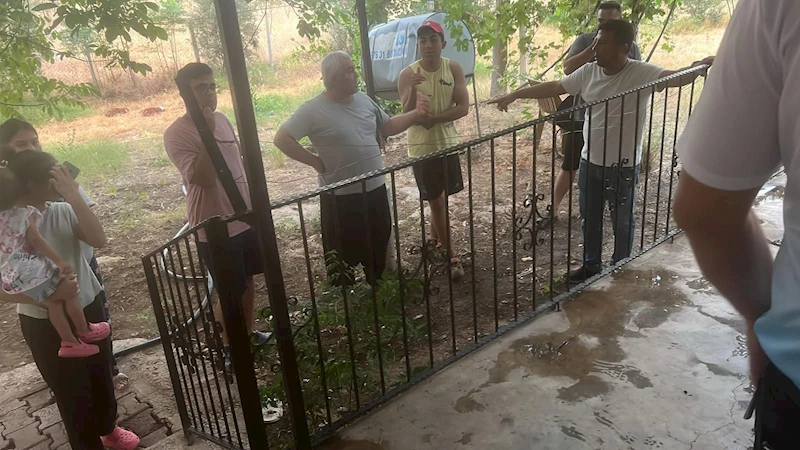 Konserve yapan ailesine yardım eden çocuğun ayağına 