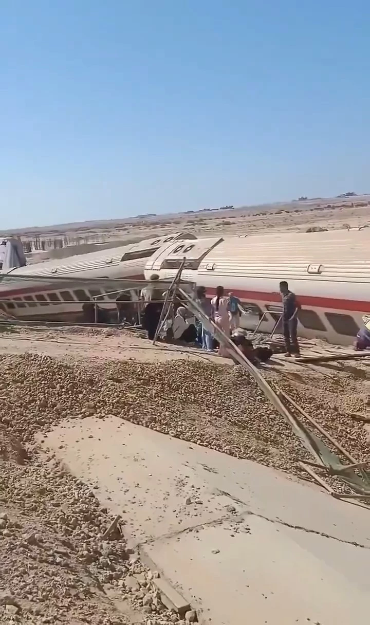 Mısır’da tren kazası: 3 ölü, 103 yaralı