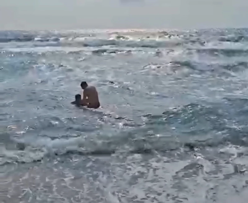 Denizde açığa sürüklenen 2 kuzenden 1’i öldü