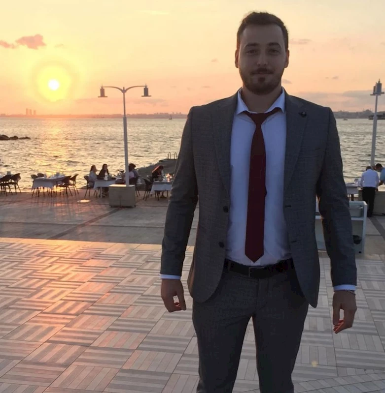 Hafif ticari aracın çarptığı motosikletin sürücüsünün öldüğü kaza kamerada/Ek fotoğraf