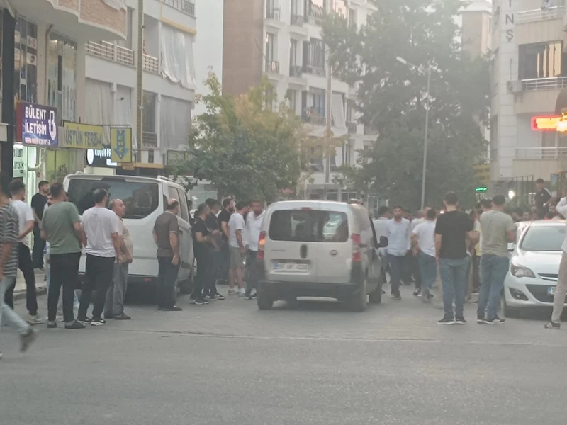 Kırtasiyesini kapatırken maskeli kişilerin silahlı saldırısında yaralandı