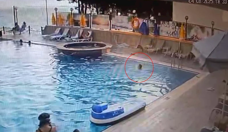 9 yaşındaki Ali, kaldıkları otelin havuzunda boğuldu