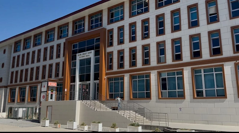 Teknesi parçalanmış halde bulunan iş insanını arama çalışmaları 3