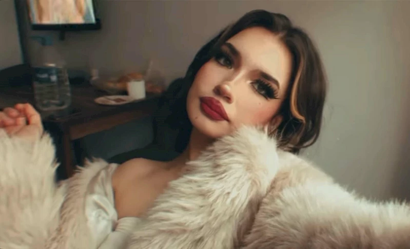 Üniversiteli Teslime