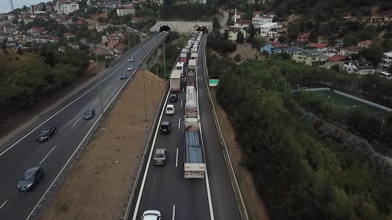 TEM’de tünel içinde zincirleme kazada 5 kişi yaralandı; trafik aksadı (2) 