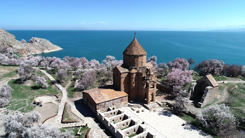 Van’daki tarihi Akdamar Kilisesi, 13
