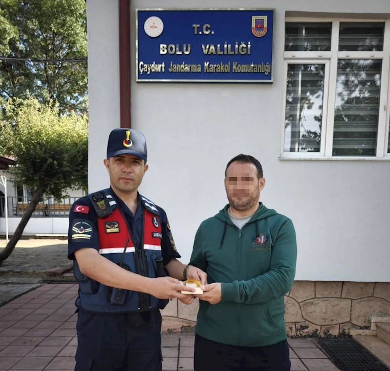 Bulunan altın dolu çanta sahibine teslim edildi