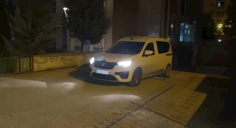 Kuyumcu, iş yerinin kepengine ‘Kısa bir mola’ yazılı kağıt asıp ortadan kayboldu (2)