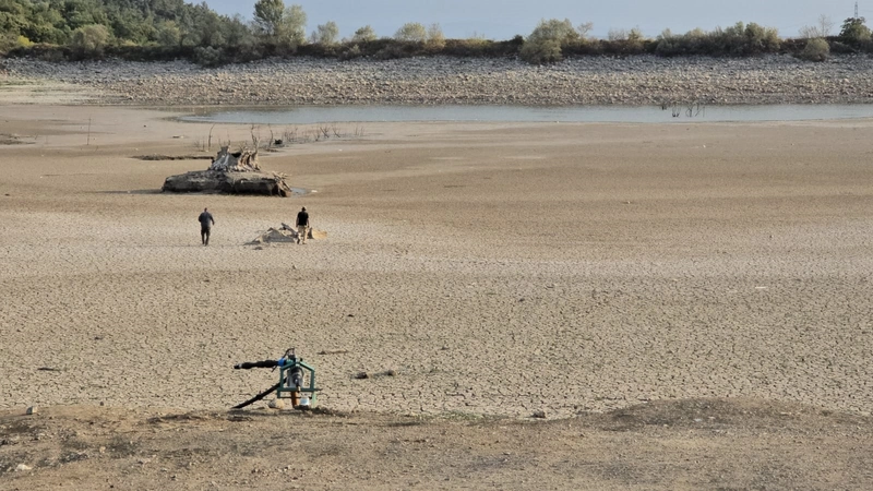 Kuraklık nedeniyle Çınarlı Göleti