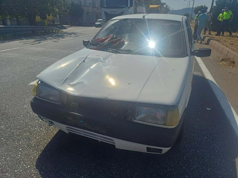 Yolun karşısına geçerken otomobilin çarptığı yaya öldü