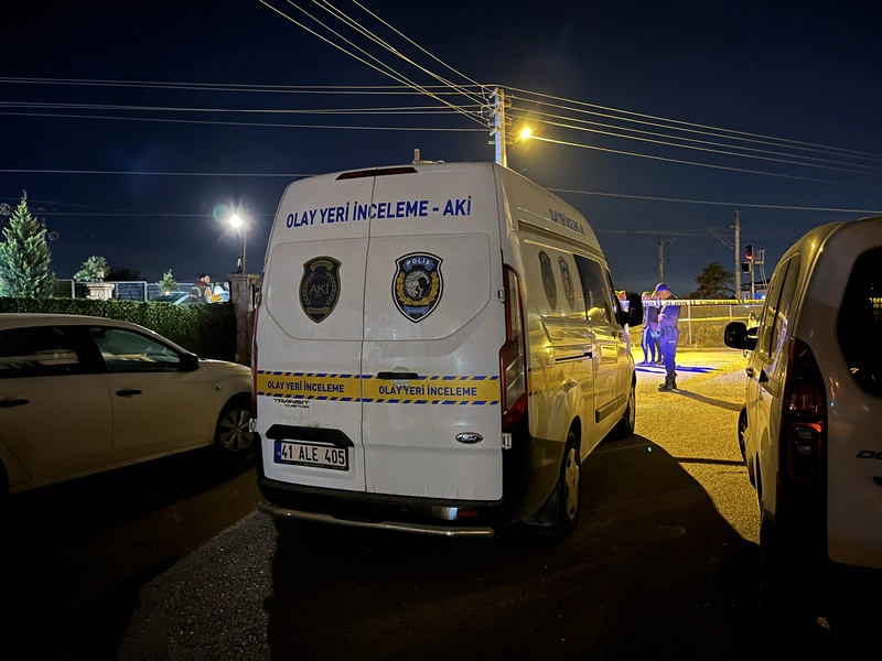 Kız arkadaşı ve onun kardeşini tabancayla öldürüp, intihar etti