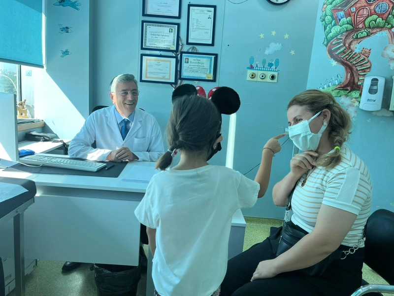 9 yaşındaki Miray, annesinin böbreğiyle sağlığına kavuştu