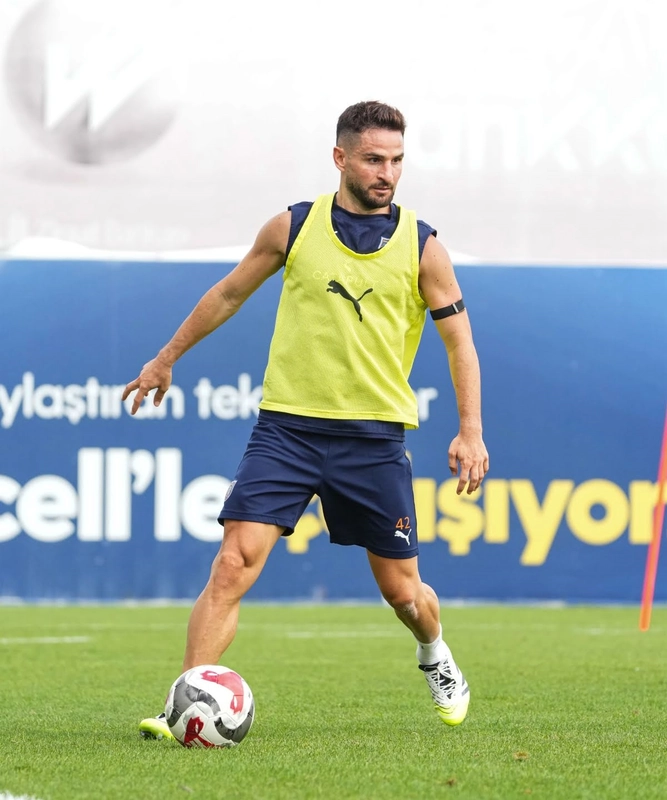 Başakşehir FK, Fatih Karagümrük maçı hazırlıklarına ara vermeden başladı