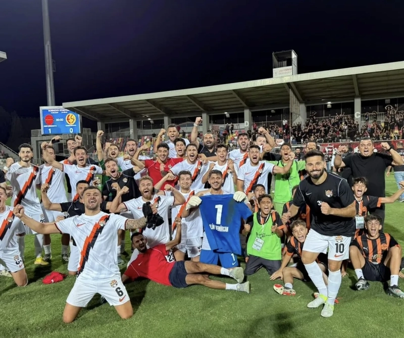 İzmir Çoruhlu FK evinde güldü