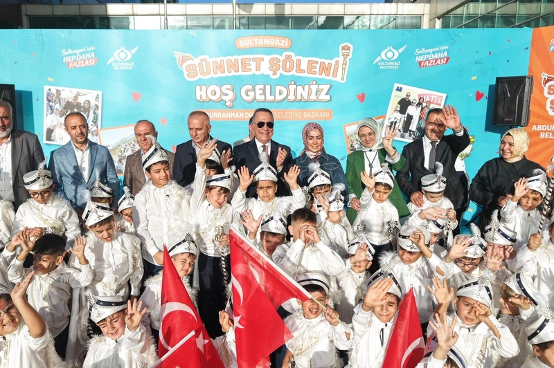 Sultangazi’de sünnet ettirilen çocuklar için şölen düzenlendi 