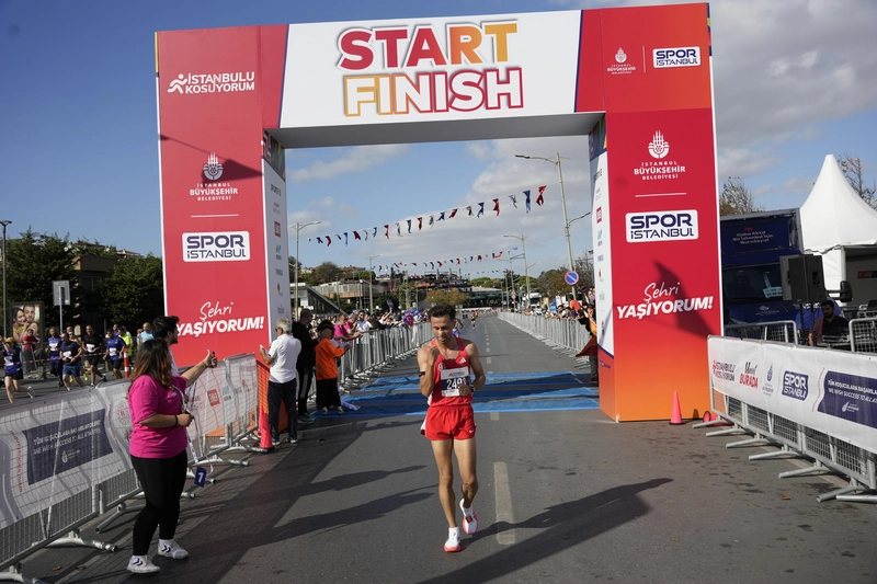 ‘İstanbul’u Koşuyorum, Şehri Yaşıyorum’ yarışına 4 bin 500 kişi katıldı